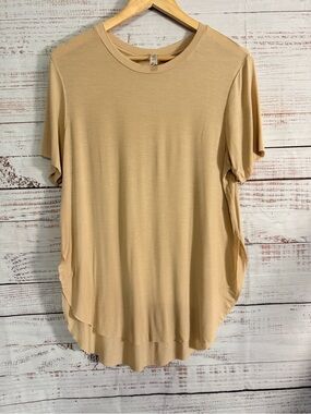 ALO Yoga Short Sleeve Lithe Tee Sandstone Beige